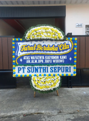 Papan Bunga Duka di Kadolomoko