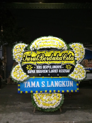 Papan Bunga Duka di Kadolomoko